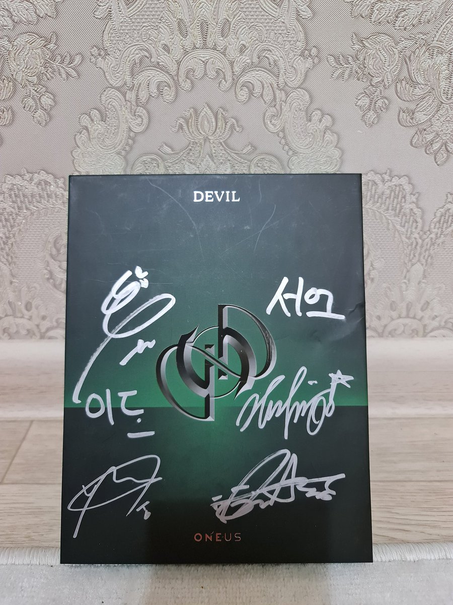 newW_emotions's tweet photo. Умереть и не встать 😭😍🤤 

#ONEUS #ONEUSDEVIL #ONEUSLUNA #원어스 https://t.co/jJOTcqKmgb