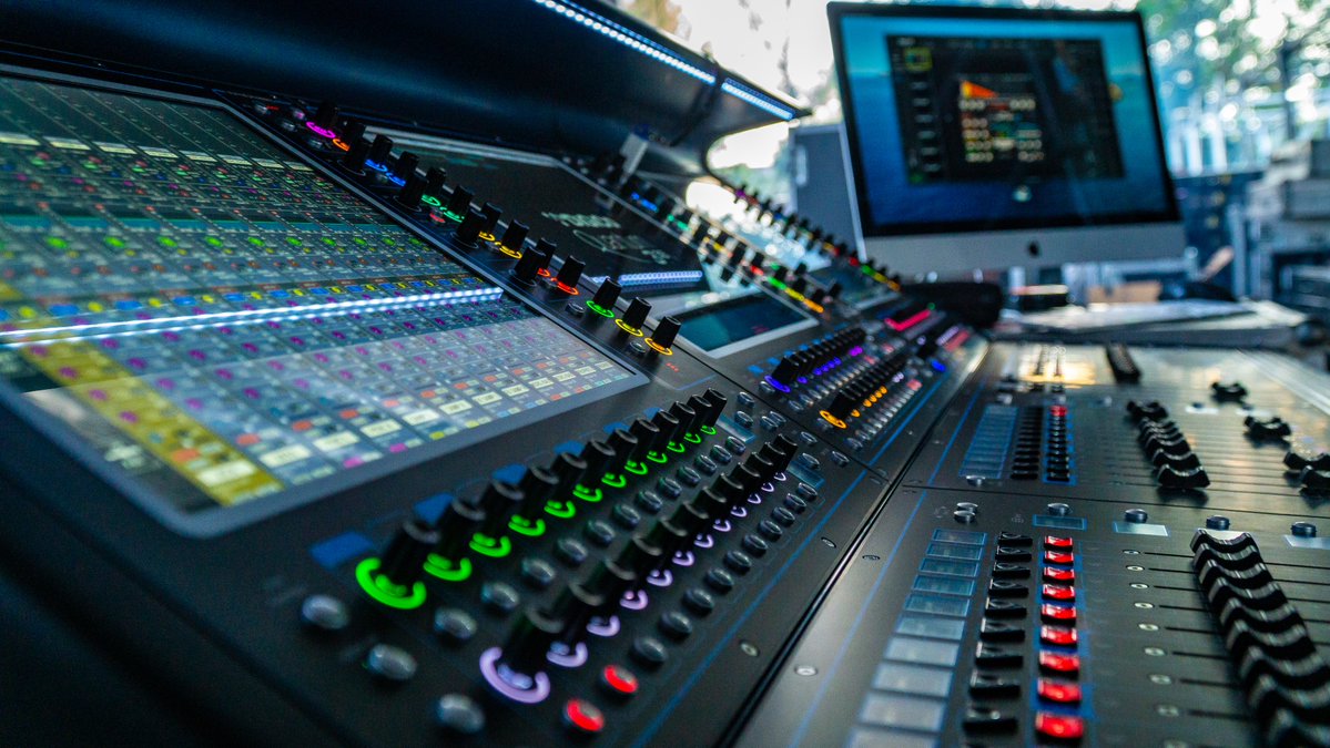 Delta_Classic's tweet photo. #DiGiCo Quantum 7 and Quantum 338 on duty at SZIN Festival, #Szeged with @RagNBoneMan.

@DiGiCo_official #sound #stage #Quantum7 #Quantum338 #livesound https://t.co/yDZU6l5k9b