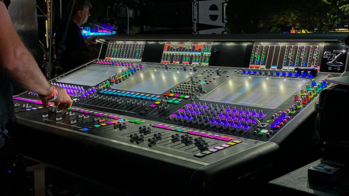 Delta_Classic's tweet photo. #DiGiCo Quantum 7 and Quantum 338 on duty at SZIN Festival, #Szeged with @RagNBoneMan.

@DiGiCo_official #sound #stage #Quantum7 #Quantum338 #livesound https://t.co/yDZU6l5k9b