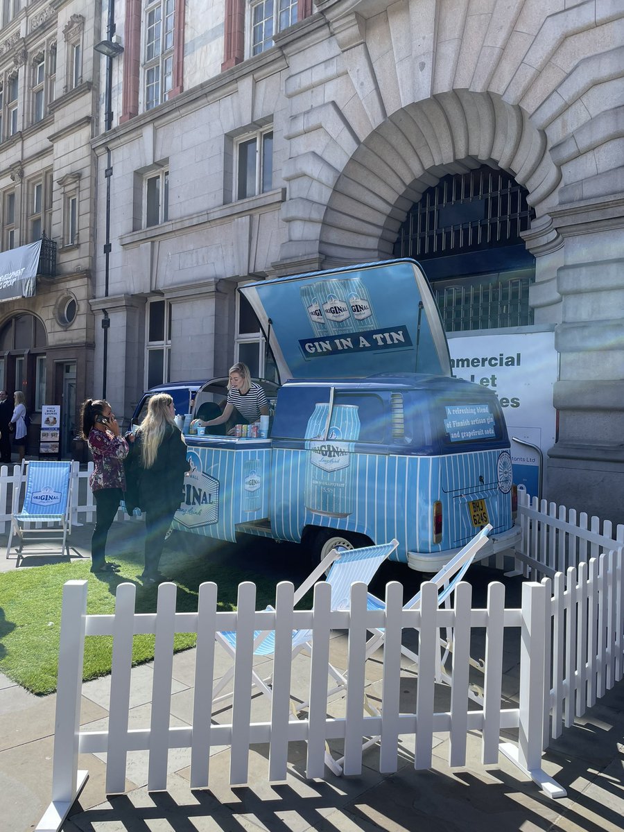 LpoolBIDcompany's tweet photo. Head down to @castlestreetlpl now to try some delicious gin in a tin from @originallongd π€©π₯
πOur Castle St #PromoteInLiverpool site! https://t.co/xhPMd4FeAu