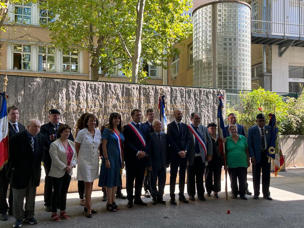 brigitte_kuster's tweet photo. 🇫🇷 #Cérémonie commémorative du 78 ème anniversaire de la #LiberationdeParis , avec tjrs la même émotion en pensant à tous ces hommes et ces femmes qui ont combattu pour sauver notre Pays de l'emprise nazie. Nous leur devons notre liberté. Ne les oublions jamais.#Reconnaissance 🇫🇷 https://t.co/sp3G1lEBvk