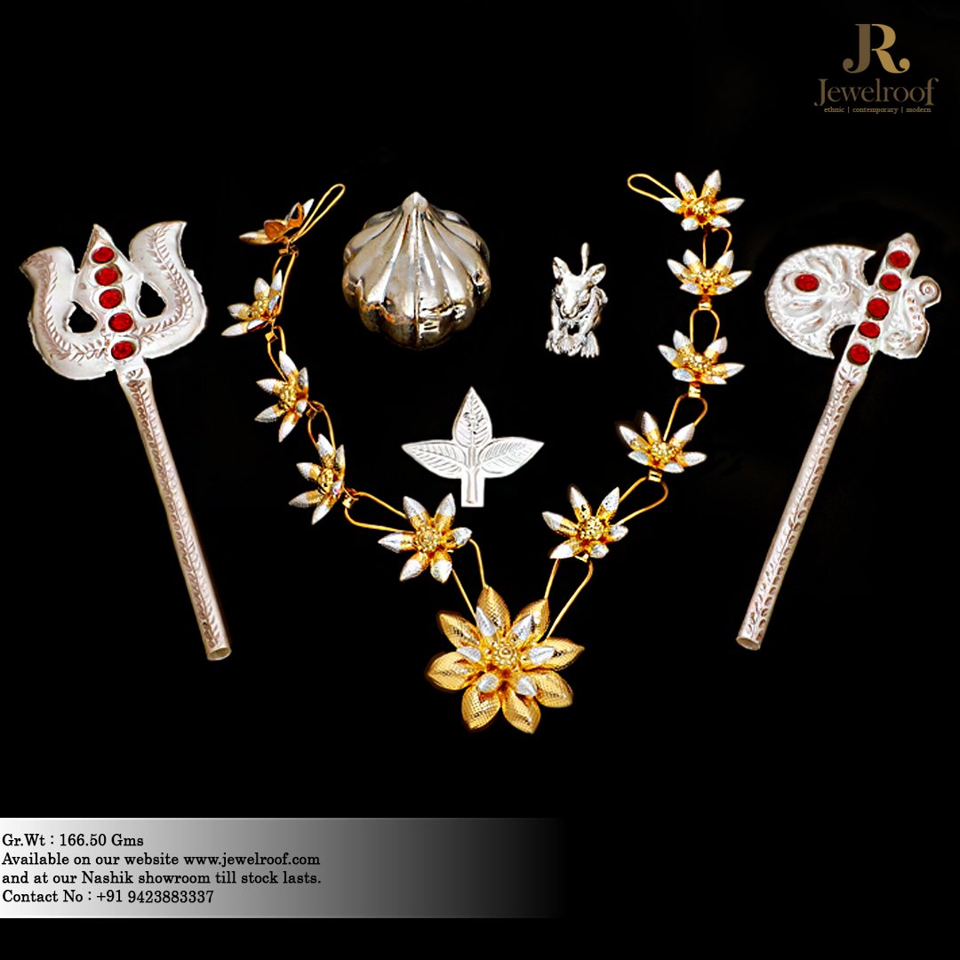jewelroof's tweet photo. This Ganesh Chaturthi, seek the Divine blessings with the auspiciousness of Silver metal.
Shop Now: https://t.co/LMRJpGGx4J
#rcbafnajewellers #rcbafna #jewelroof #nashik #goldjewellery #ganeshchaturthi #lordganesha #silverarticles #ganeshchaturthi2022 #GaneshChaturthiSpecial https://t.co/H9ItbiMUNj