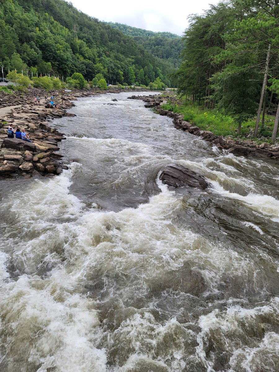 tiltedninja's tweet photo. 10 min later after the gates open. Ocoee white water center https://t.co/YY2ItPVvYg