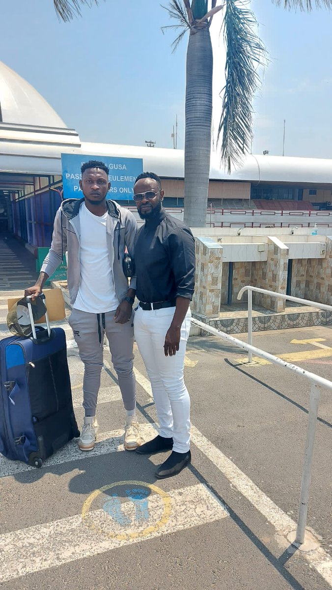 MagazineJimbere's tweet photo. ⚽ Murangira Ramires, attaquant des @intambazacu, s'envole ce 25/08/2022 vers la #SouthAfrica pour un essai à #PretoriaCollies
📌 Ses 14 buts marqués pour #TopJunior ont permis à ce club de se placer dans le #TopFour de la #PrimusLigue 2021-2022 https://t.co/f3Yz12GyfS
#Burundi https://t.co/8CTOMywVte