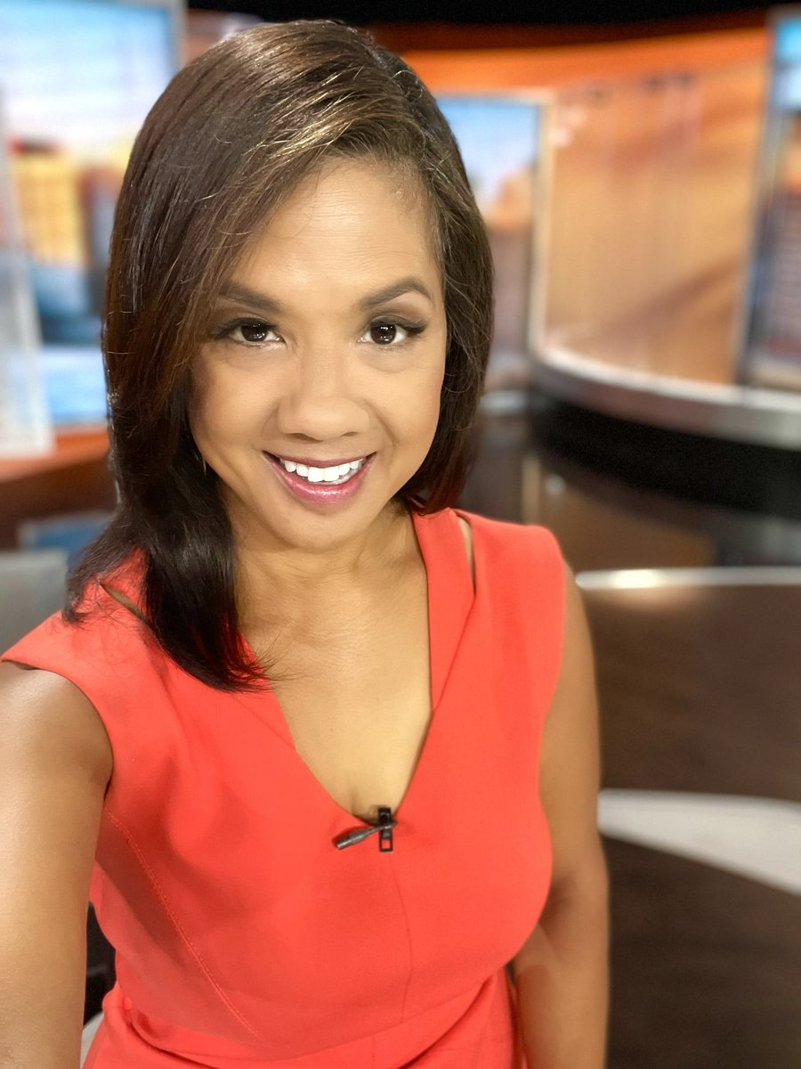 GinaMaravillaTV's tweet photo. It’s Friday Eve.. that always puts me in a good mood cuz the weekend isn’t far now! But still needing a good helping of Java to get through the morning. 😎
Let’s go!! 🤙🏼
#azfamily 
#GoodMorningAZ https://t.co/jFGCBGGkz2