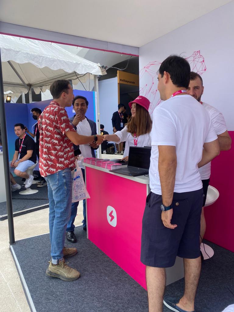 fasttoken_com's tweet photo. Greetings from Bali! We are at #coinfestasia2022, sharing our passion in the #blockchain industry. It's fantastic to network with like-minded experts. If you are around, visit us tomorrow at Booth N5 and join our private sale #whitelist here: https://t.co/mNuew4kDZ5

#CryptoNews https://t.co/WWj6ipl7Su
