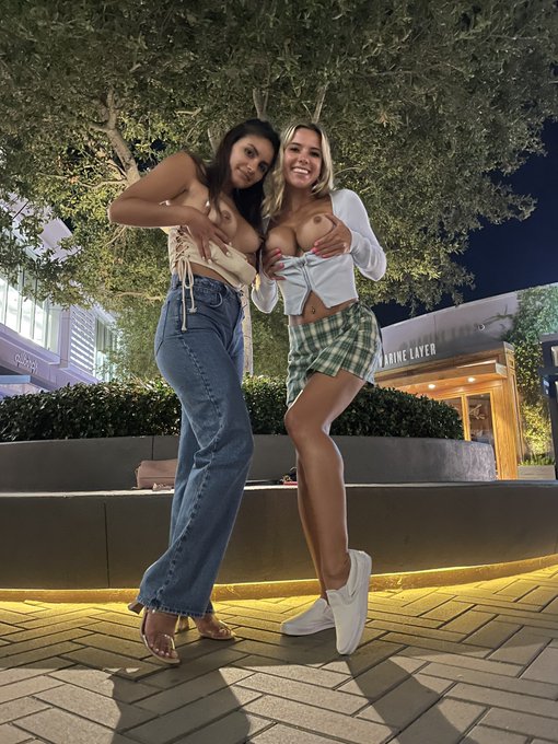 It&rsquo;s my bday 🥳🥳🥳 going live tonight on OF with @HulkandIsa at 7pm PST - 10pm EST 🍭🍭 cum celebrate with