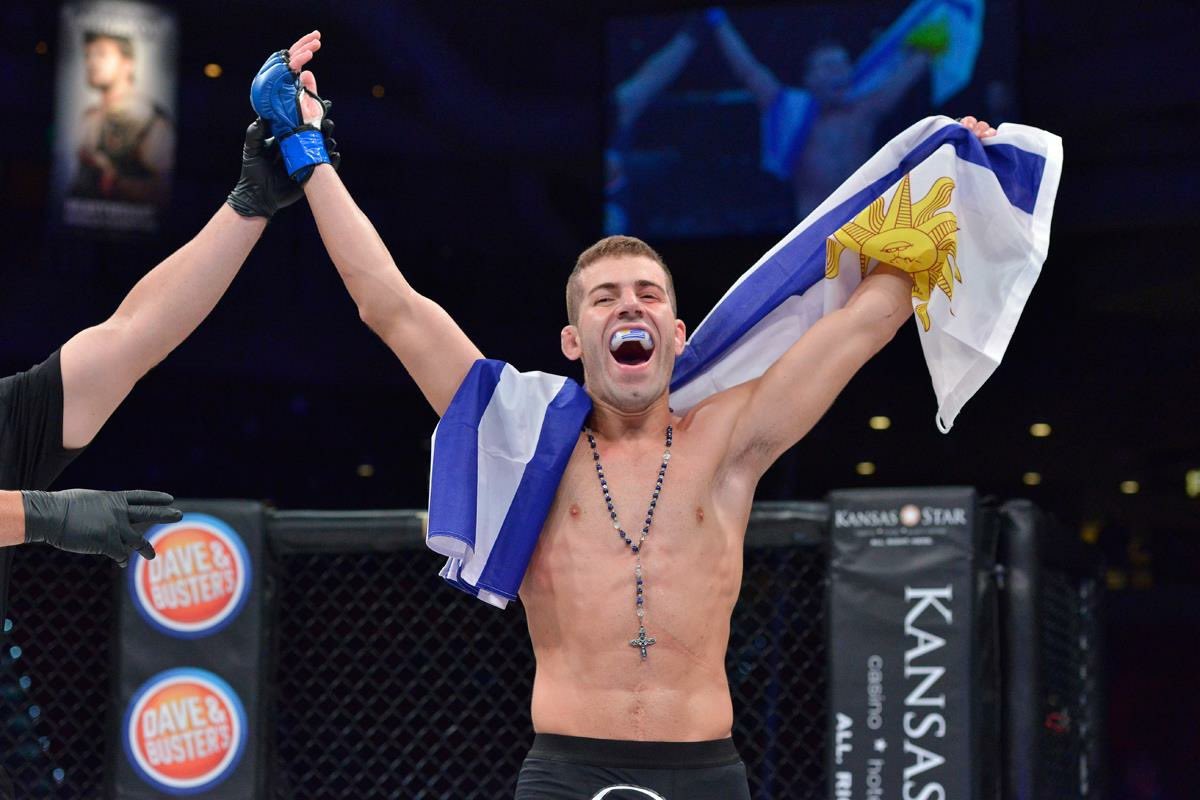 gastonreyno's tweet photo. FELIZ DÍA DE LA INDEPENDENCIA URUGUAY! La bandera más linda del mundo, que voy a defender hasta el día que me muera 💪🏻🇺🇾💙 https://t.co/X0DLPQpk4p