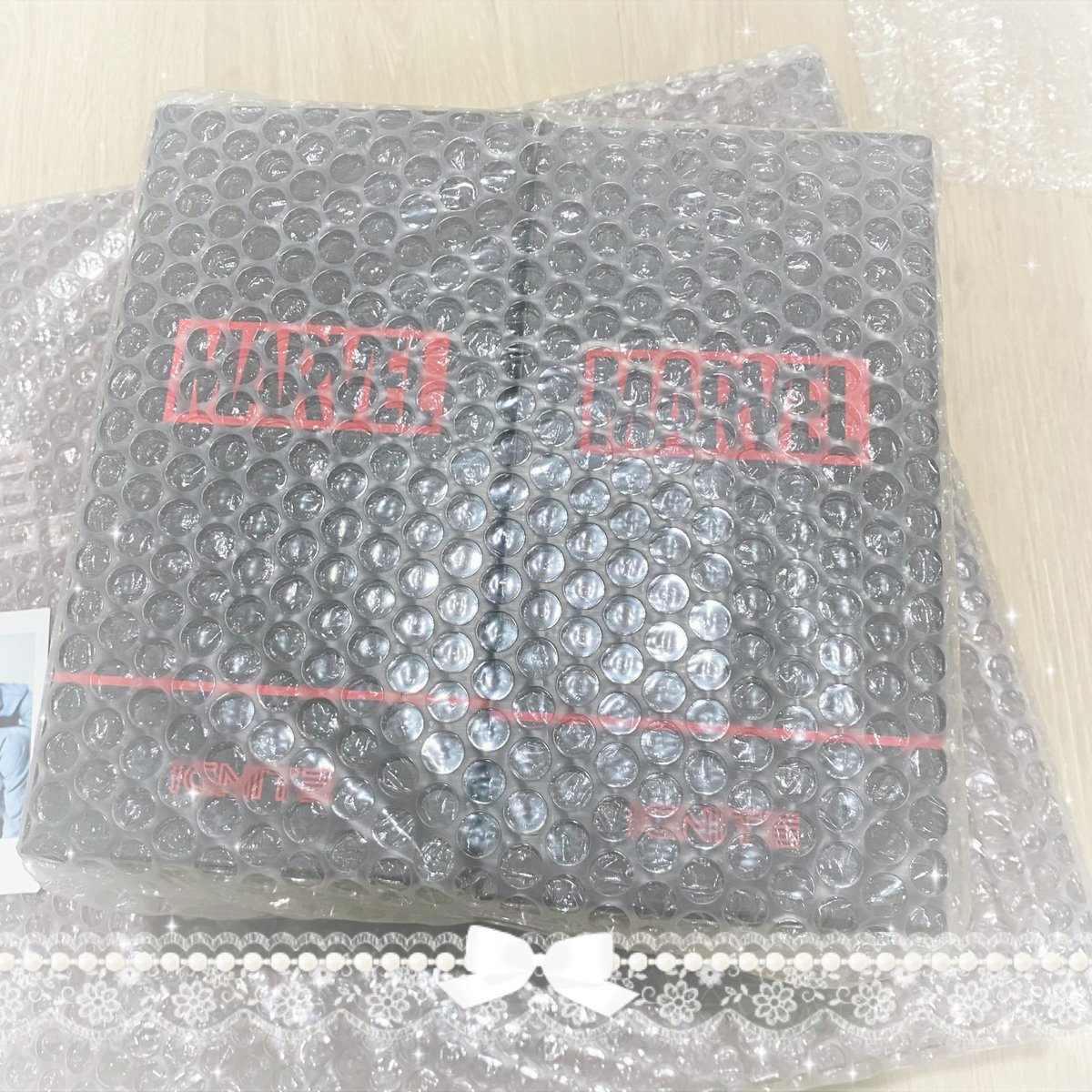 thisismytkzone's tweet photo. ได้รับของแล้วค่า ขอบคุณทางแบรนด์มากๆเลยค่ะ แก้วน้ำของจริงสวยแบบจึ้งมากกก🥺✨🤍แล้วก็ขอบคุณสำหรับรูปพลร.เน็ตเจมส์ด้วยค่า🫶🏻💖 

#IGNITExNetJamesLive
#IGNITExNetJames #NetJames #netsiraphop #JamesSu https://t.co/XJAyBvWrBQ