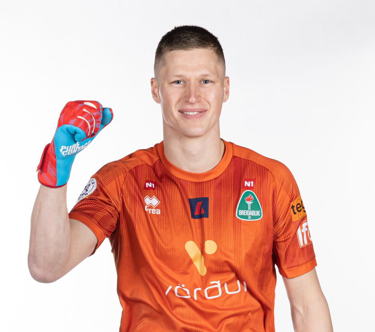 blikar_is's tweet photo. AfmælisBliki dagsins er okkar eini sanni snillingur Anton Ari Einarsson. Til hamingju með daginn kæri! 💚💪🎂👋 https://t.co/fEjlC7sbYG