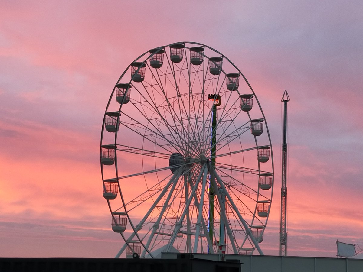 Well so far this is the only photo I have managed to take at Leeds festival.
I now know why after our 1st shift yesterday 🥵🥵 only 4 more to go 😂😂