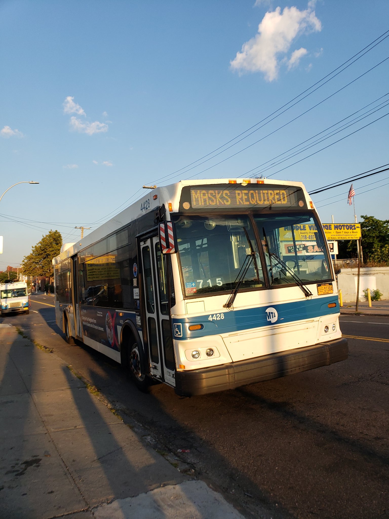 Shadowy Grant в X: „Seen here is an NYCT MTA 2009 Daimler