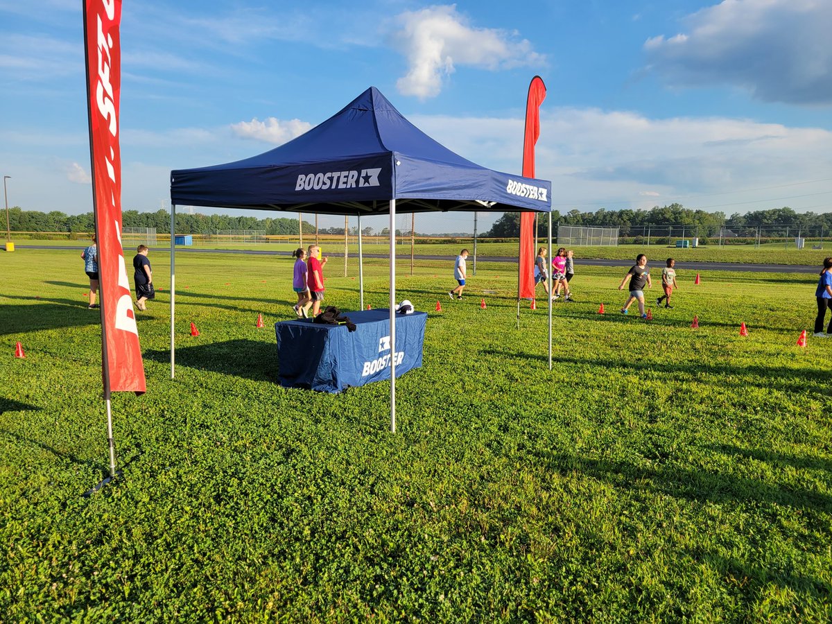 4th Grade is having a great time at our Boosterthon Fun Run! #proud2bmis <a href="/ajdctilley/">Mrs. Tilley</a> <a href="/MIS__AP/">Lisa Leliaert</a>