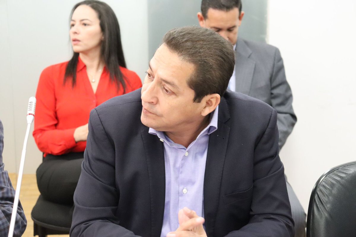 TROYA_Marco's tweet photo. 📍#Quito
Ayer en @FiscalizacionAN recibimos las comparecencias de autoridades de #EmpresasPúblicas y funcionarios para que expliquen el desempeño económico y administrativo de las #EP: FLOPEC, CELEC, CNEL, CNT,CNEL.
#MarcoTROYA #Fluminense #Firmeza #SinMiedos #SinOdios https://t.co/vhanE0uQSo