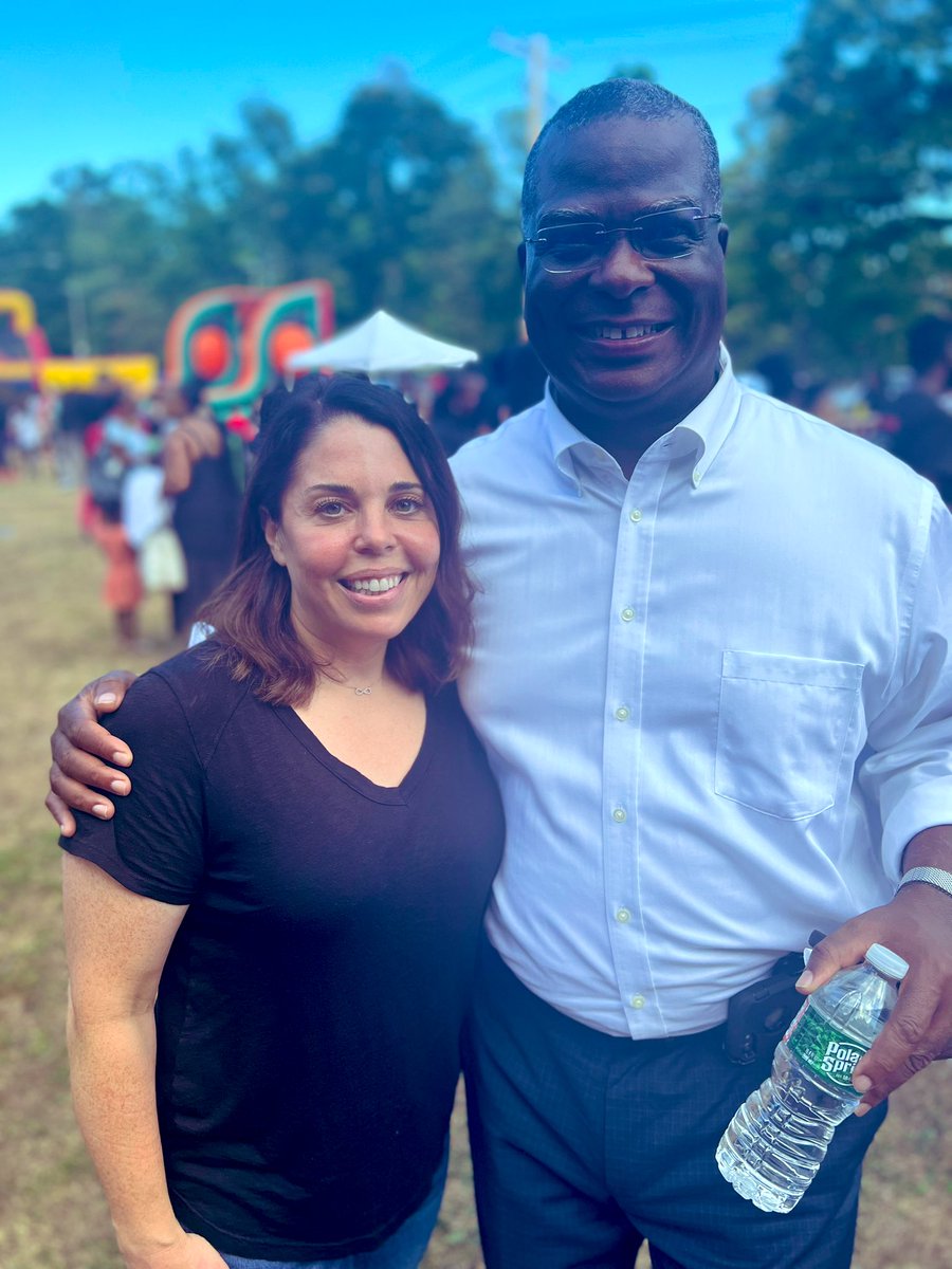 SuperBaston's tweet photo. Police Commissioner Cox getting to see first hand what community policing can bring! 👍🏽💙🙏🏽 #BetterTogether #MAMELOBackPackGiveaway #SJPCALowerMills https://t.co/JV4SNpTP3k