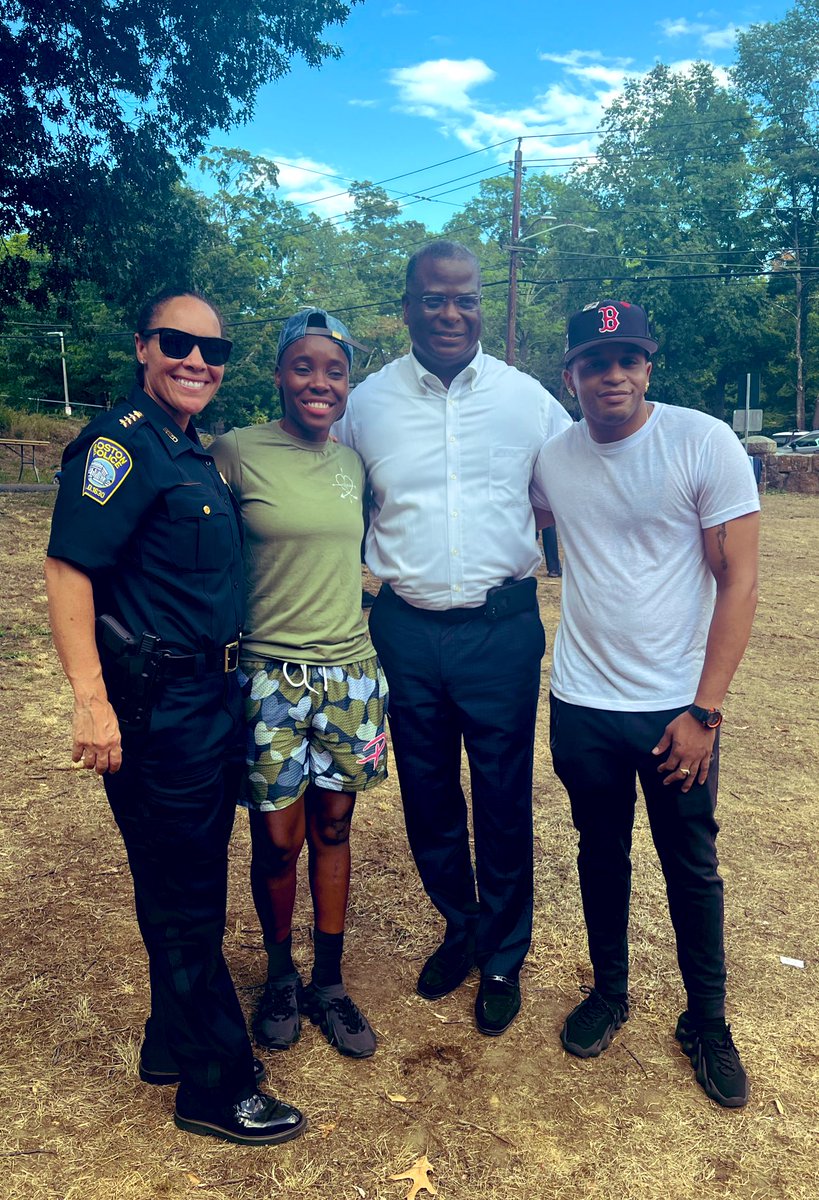 SuperBaston's tweet photo. Police Commissioner Cox getting to see first hand what community policing can bring! 👍🏽💙🙏🏽 #BetterTogether #MAMELOBackPackGiveaway #SJPCALowerMills https://t.co/JV4SNpTP3k