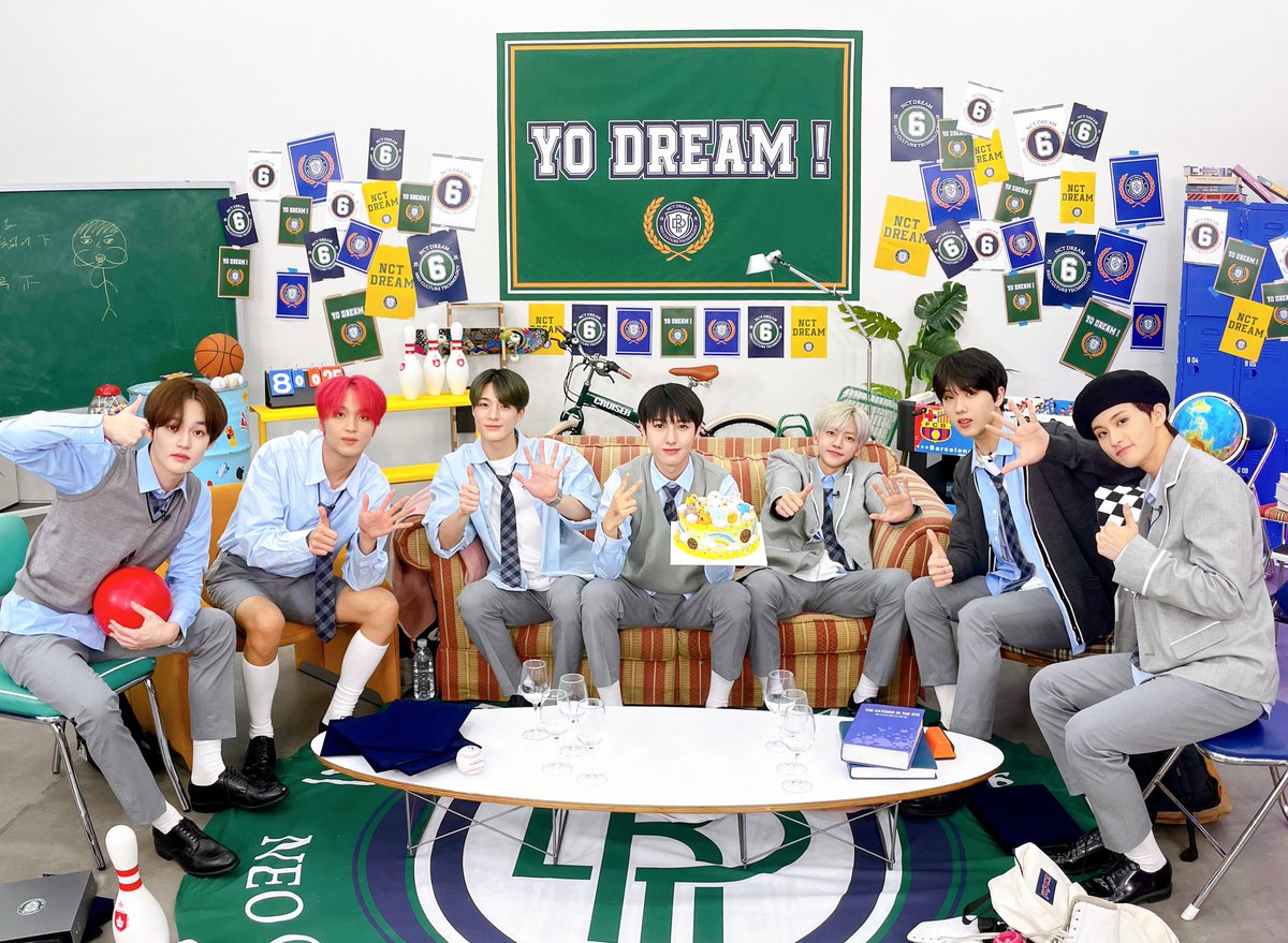 NCTDREAMCENTER's tweet photo. 220825 NCT DREAM bagged two (2) awards on their 6th anniversary 🎂

2022 K Global Heart Dream Awards
🏆 Bonsang
🏆 Best Artist

#6rowingUpWith7DREAM 
#NCTDREAM @NCTsmtown_DREAM https://t.co/yeJV8oXpHt