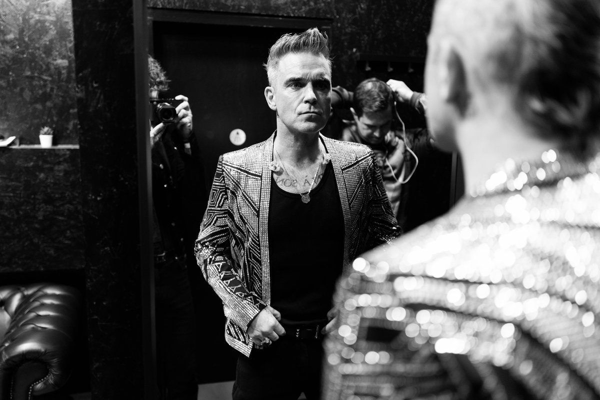 NetflixUK's tweet photo. 🗣 Netflix is in production on a doc series about Robbie Williams!

The multipart series will launch in 2023 and cover the highs and lows of Robbie’s 30 years in the limelight. https://t.co/bGS83cDiaq