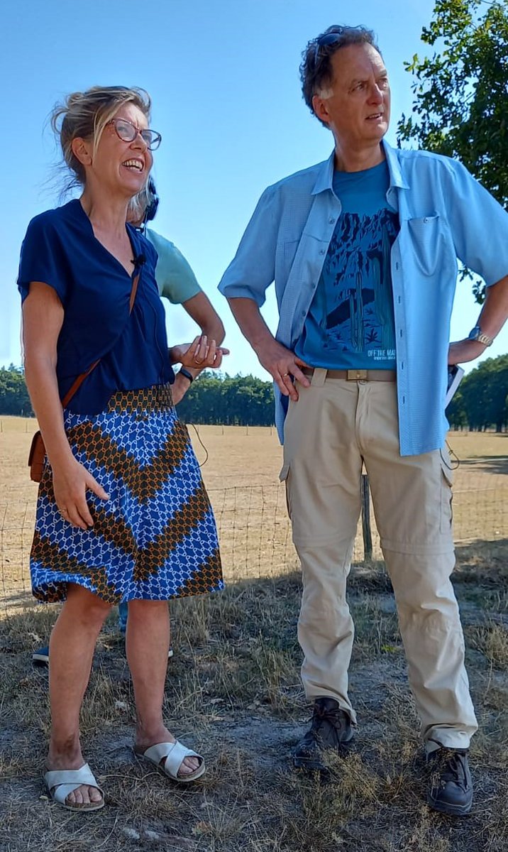 Voor afl.8 van de podcastserie <a href="/PadvdVrijheid/">PadvandeVrijheid</a> spraken we vanmorgen op een smoorhete Ginkelse Heide met meteoroloog en @weermanreinier van den Berg en met Karin Coolen, ontwerpster van het landmark 'Vensters op het Verleden'. De podcast is over ca. 2 weken online. <a href="/van_wifferen/">Arjen van Wifferen</a>