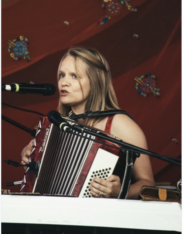 katiegraceharri's tweet photo. Thanks to Neil King from @Fatea_Magazine for these lovely official pics from @PurbeckFolk Festival. Andy Nice @JonFletcher_ music and I had a fab time! #festival #folkfestival #ukfolk #britishfolk #folkuk https://t.co/4JZZ7kCTL0