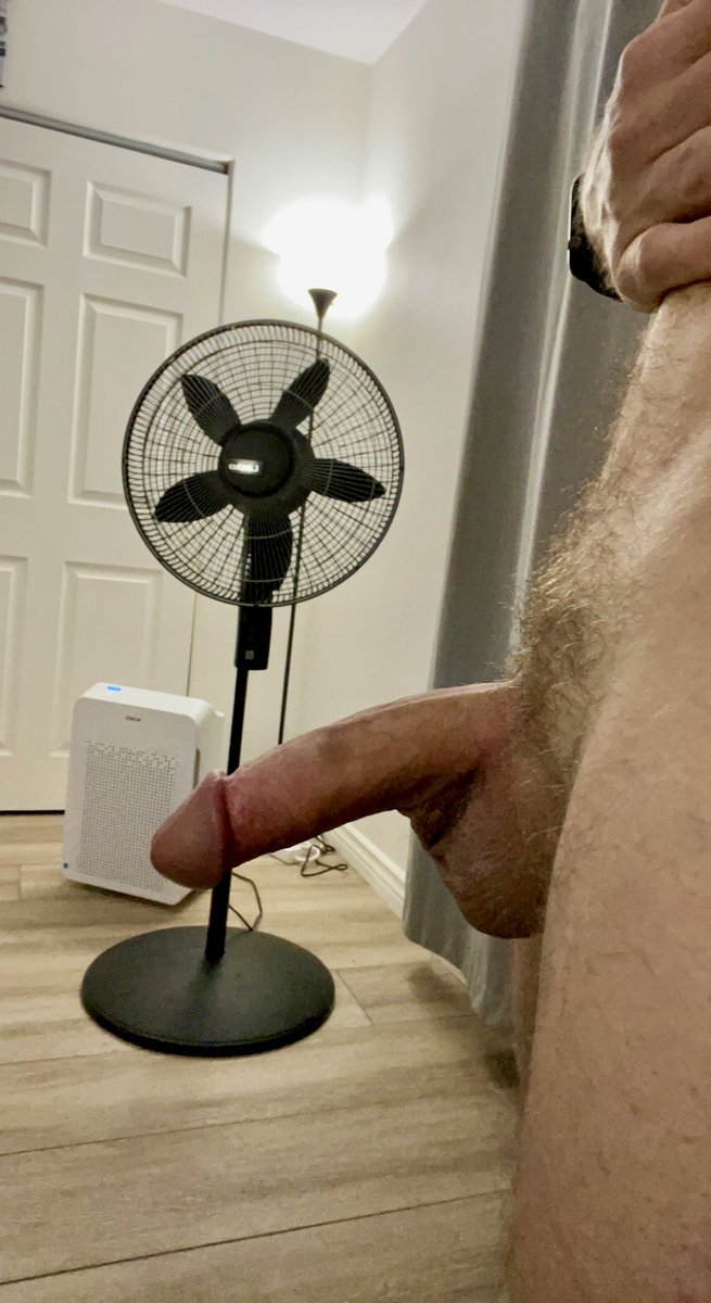 If you’re a FAN of my cock, Retweet and like. Help me get to 5K on my birthday today. 🎂 🥳 🎉