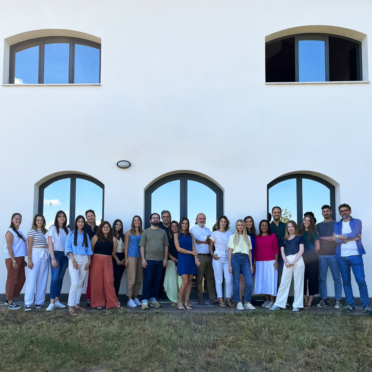fruitecom_rp's tweet photo. Approfittiamo di questi ultimi giorni di agosto per rivederci (quasi) tutti assieme dopo le ferie estive ☀

#formazione #teambuilding #padel #comunicazione #agency #pr #fruitecom https://t.co/9M21OU6B8Z
