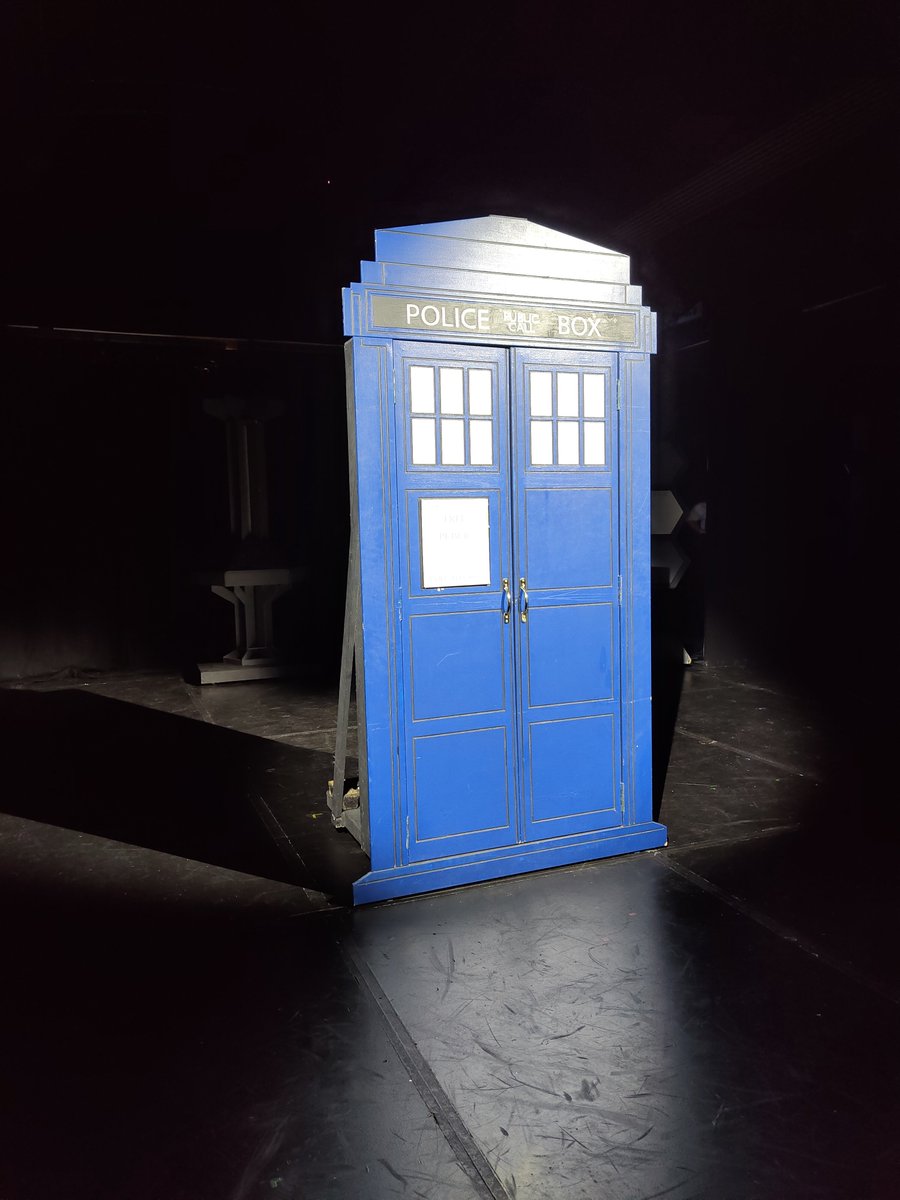 ProductionsLib's tweet image. More shows seen yesterday by some of the Animal Formers... First off we (almost) solved a murder mystery with @HighlySuspectUK - great show guys! Then we (somehow) threw in the location of Bolton in @ASDImprov  - really funny moments including Bovril! Support the Fringe!! 😁