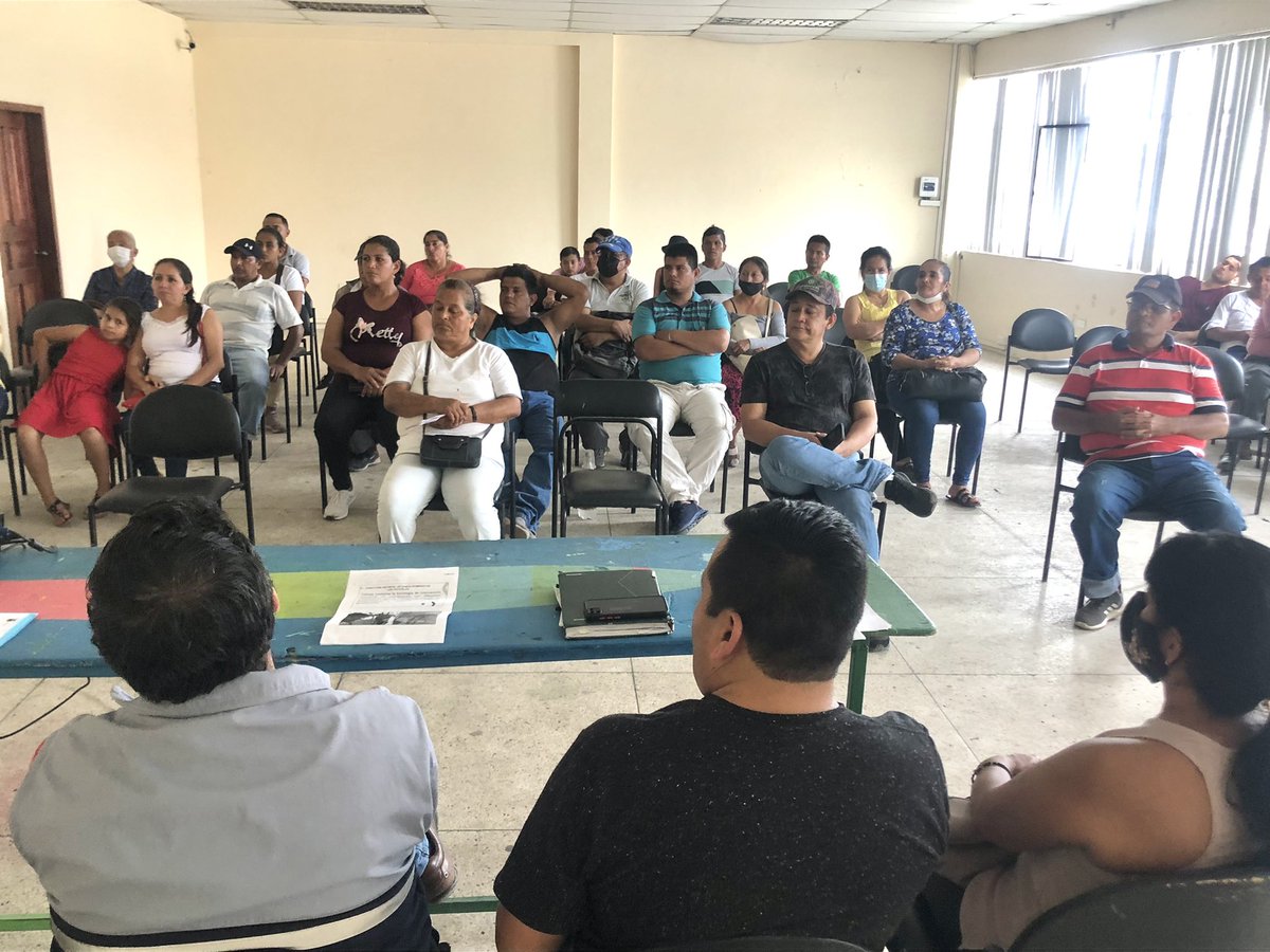 Alex_Padilla85's tweet photo. En el Cantón La Concordia provincia de Santo Domingo, se socializa los programas y proyectos del MAG como también la Subvención de Urea para que sean beneficiados los pequeños y medianos productores del sector agrícola para mejorar la producción de sus cultivos. 
#JuntosPorElAgro https://t.co/BMnYkxKjGR