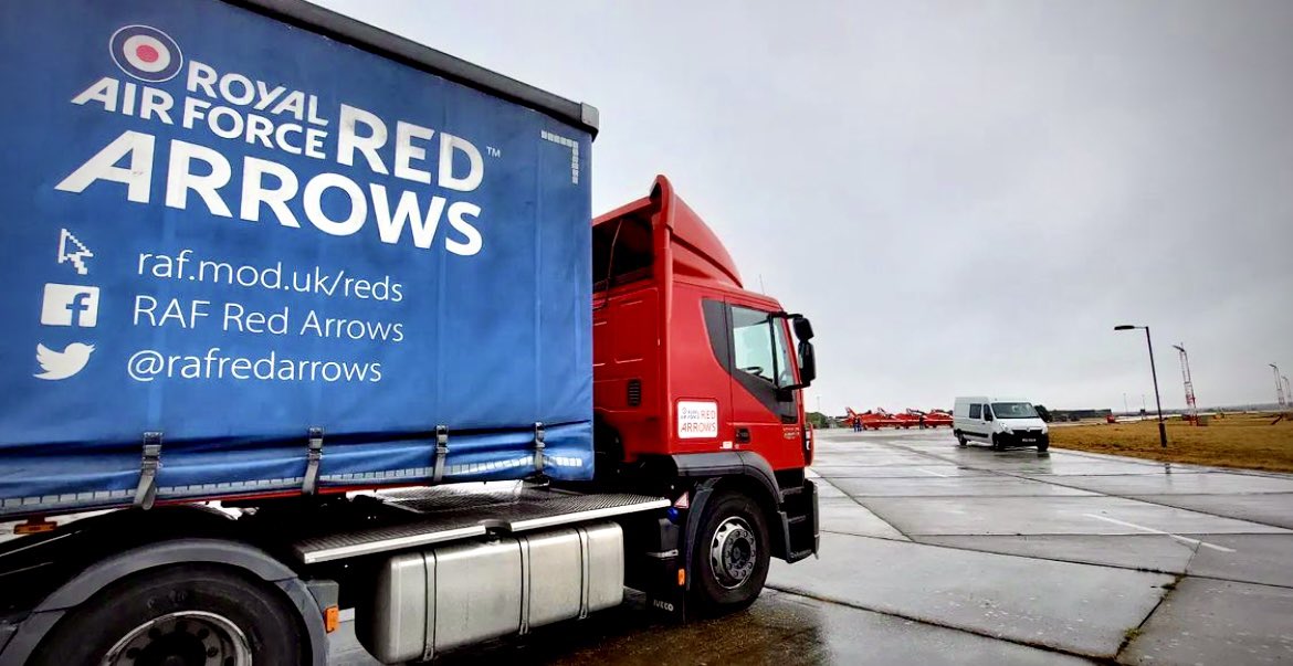 TravellingTheUK's tweet photo. All set up, ready and 🤞 the weather holds out.
@rafredarrows #redarrows #whatwedo #smokeongo @RoyalAirForce #transportdriver https://t.co/ge23xDQlGu