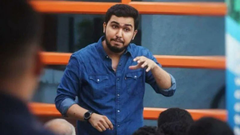 ChaudharyParvez's tweet photo. The Hyderabad Police arrested controversial influencer #SyedKashaf who sparked controversy with his aggressive 'Sar Tan Se Juda' sloganeering against suspended BJP MLA Raja Singh.
#Hyderabad #ProphetRow #SarTanSeJuda #ProphetMuhammed #TRajaSingh https://t.co/j7kPBnpD2j