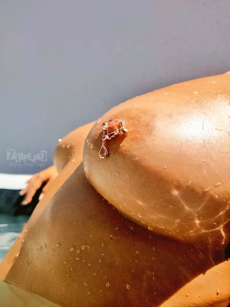 7LIPSJA3's tweet photo. Salut les loulous #luj m'a offert de nouveau piercing !
Vous en pensez quoi ?
Retweeter moi a fond et je poste une vidéo ! https://t.co/KgtWU2x1jF
