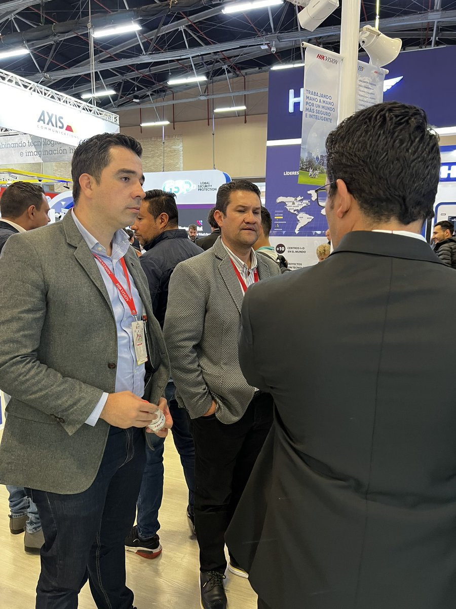 Estamos en @Securityfair Orgulloso de que @AlcRionegro sea invitado especial y referente, por lo que ha hecho en seguridad en los ultimos 6 años, entre otros: ✔️Pionero en Modernización Alumbrado Público ✔️Sistema de videovigilancia ciudanana ✔️Videovigilancia Colaborativa