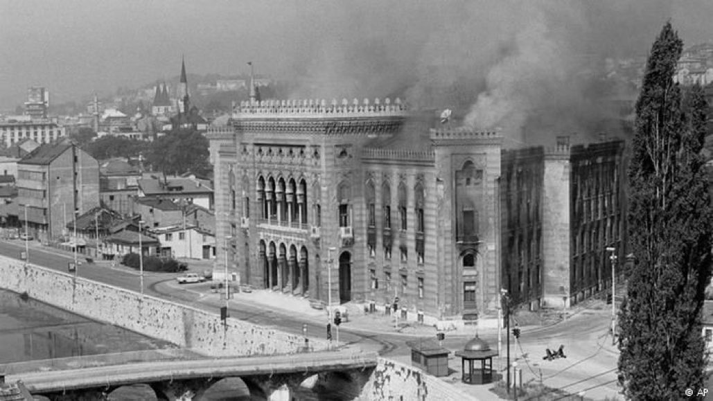 BosnianHistory's tweet photo. ◼️ #OnThisDay 1992, the Serb Army set the #Vijećnica, the National Library of Bosnia and Herzegovina in Sarajevo ablaze, destroying more than two million books and rare manuscripts.

 #Culturecide https://t.co/Hk84WTj7bV