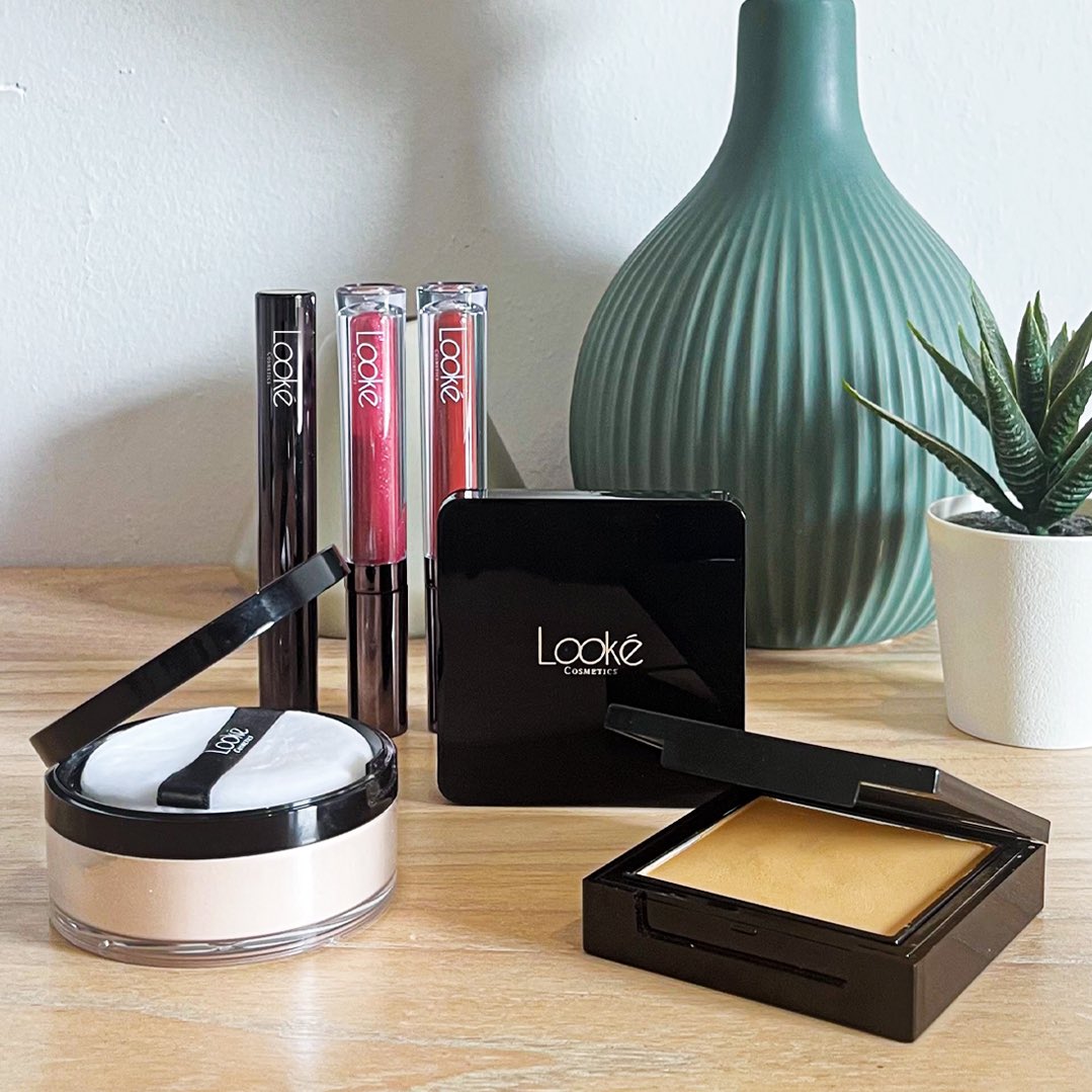 lookecosmetics's tweet photo. Mau cek ombak dulu nih, payday kaya gini udah check out produk Looké apa aja sih?  👀

Udah pada check out sendiri apa masih perlu dicheck out-in minké?

Yuk absen dulu  "🔄" &amp; "❤️" sambil drop keranjang kamu / kalo masih perlu minké check outin 👇 https://t.co/vYmXV7yu7M
