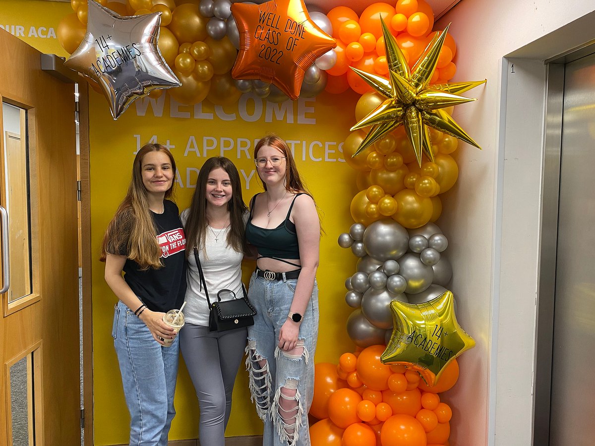 leedscitycoll's tweet photo. A massive congratulations to all of our @LCC14AA students in receiving their GCSEs today. 

We're so pleased with the level of progress and confidence our students have developed during their time here.

#LeedsCityCollege #Leeds #GCSEs #Learning #ResultsDay2022 #GCSEResultsDay https://t.co/7waN2NzR5k