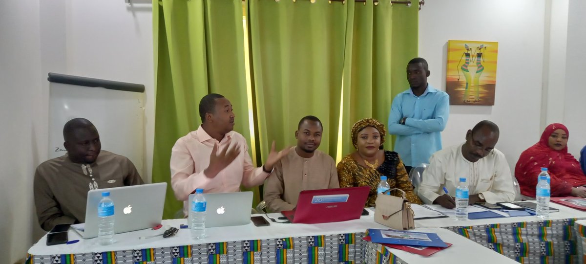 falher3's tweet photo. @MapTicNiger intervient aussi dans le #Data_journalisme car la #cartographie_numérique est très importante dans le domaine du #journalisme les béneficiaires
#Nigeriens du programme #Medialab_Pour_Elles de @CFImedias peuvent confirmer
#Bonferey
#Canal3_Niger
#Cartographie https://t.co/vVx4weHjMj