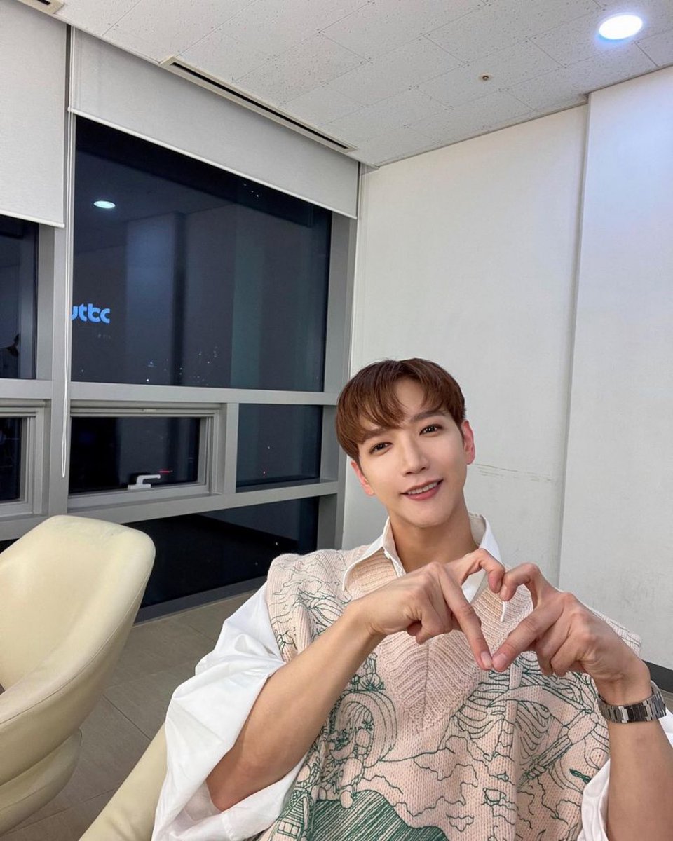 JunkayStreet's tweet photo. [real_2pmstagram] 220825

Kim Dajung, whose daily charm itself is also heartwarming🫶💗

#Handsome✨ #Cute💗 #GreatMC👍

https://t.co/i0PQr5IfrS
#Jun_K #준케이 #2PM https://t.co/HtaoGFYXJz