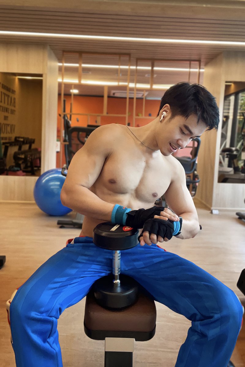 mckers's tweet photo. วันนี้ไม่โดดยิม.. 😆  64 kg for now https://t.co/3PFhvBCJX9