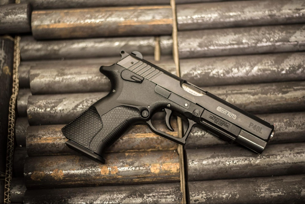 GrandPowerUSA's tweet photo. Throwin’ it back to the P40L.
You know she’s a pretty pistol 😉
#GrandPower #GoToTheRange #GunShow #GetOutAndShoot https://t.co/ElOf70I0Sm