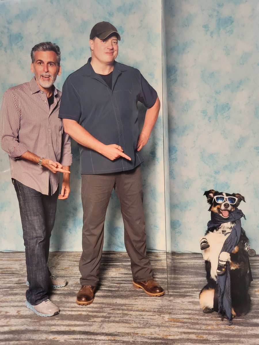 sydneythesd's tweet photo. The team-up you didn't expect.
(I'm not as cool as a falcon, but I can still outrun a mummy!)
Got to meet Brendan Fraser and @odedfehr at @emeraldcitycon, and they were such nice humans β€οΈπΎ #TheMummy #ECCC #ECCC22 https://t.co/fChzkAhAeb