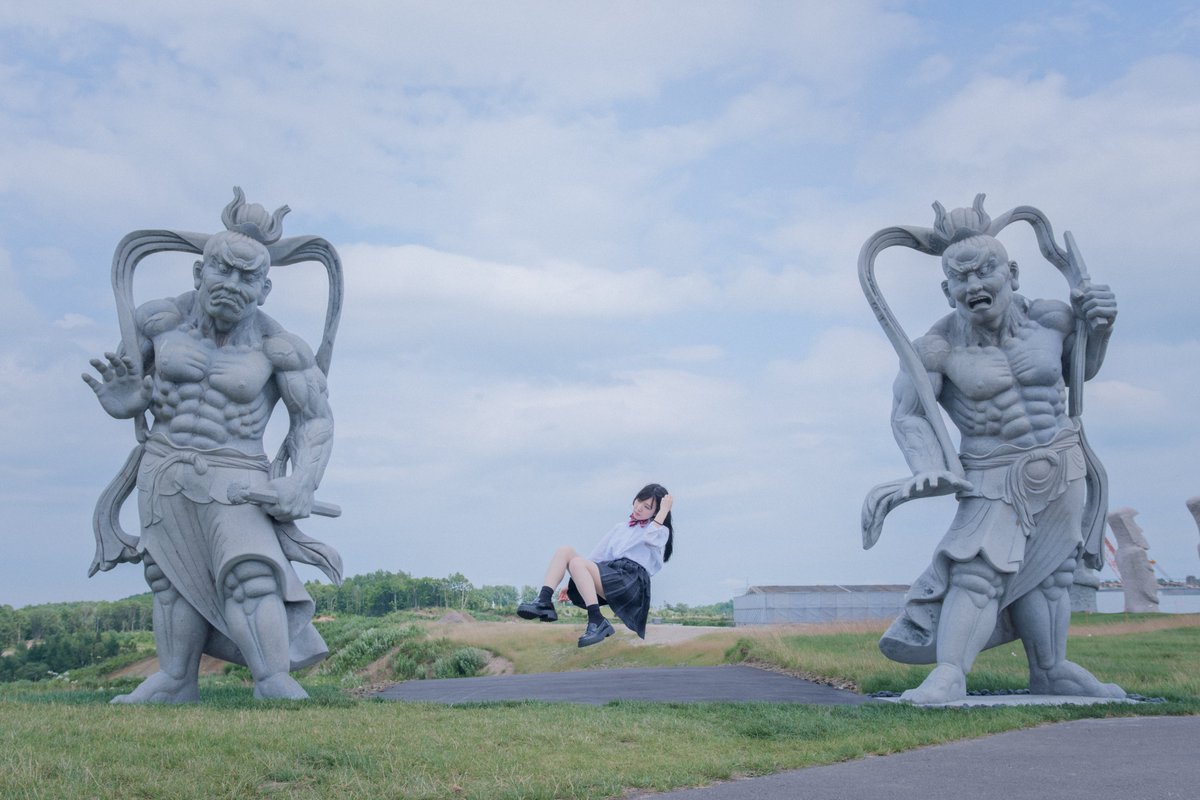 unknownPicture tweet media