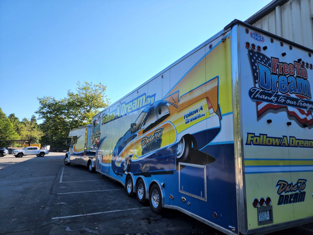 jayfollowadream's tweet photo. We're all loaded up and heading to New England Dragway & Motorsports Park See you all there! #DaretoDream #ScottShopTowels #FastOrange #NHRA #FollowADream #NewEnglandDragway #BlindCrewChief #Permatex #ARP #ISP #Clevite #ShopCrane #Gorbel #Goodson #Gates #SafetyKleen #Miller https://t.co/aDgSJCn0KJ