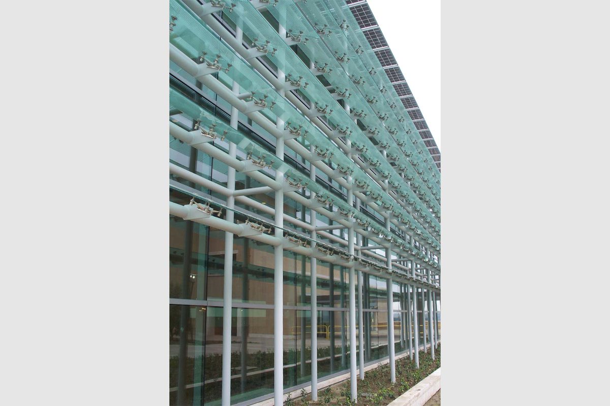 It’s back to school week for many colleges and universities. If only everyone was lucky enough to learn inside walls and windows like these at Soka University!

For more images of our work at this job site, visit our portfolio!

loom.ly/eOjEvAY

#BackToSchool