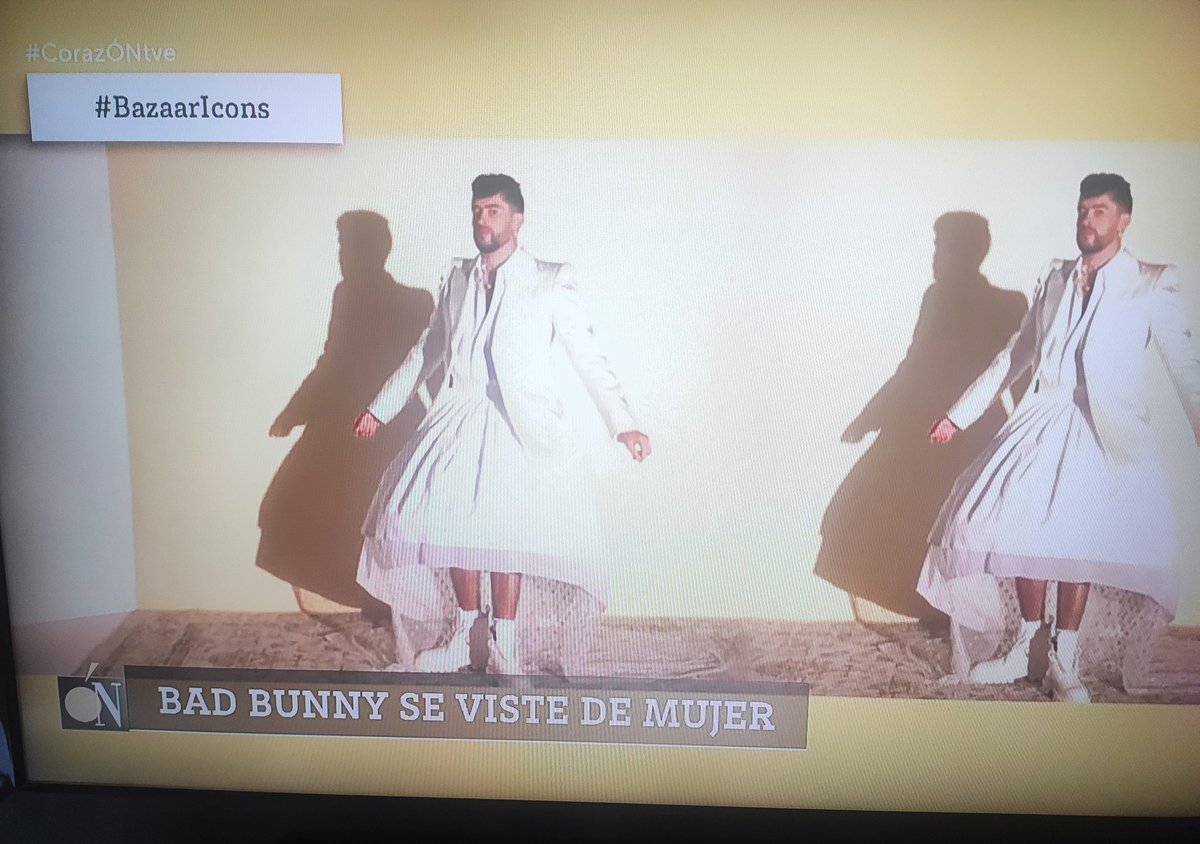 raelmolina's tweet photo. ¿Acabo de ver cómo en @rtve titulan "Bad Bunny se viste de mujer" porque LLEVA FALDA?
¿Acaba de pasar @Josepablo_ls ? 
Pues si . 

¿En qué momento ponerse una falda es "vestirse de mujer"? @anneigartiburu_ 

Alucinando que pase esto en la pública. https://t.co/xEZJSutjFP