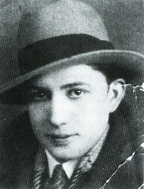 AuschwitzMuseum's tweet photo. 25 August 1910 | A Polish Jew, Hersch Schaffel, was born in Żółkiew. He emigrated to Belgium and then to France.

In #Auschwitz from 19 July 1942.
No. 49652
He perished in the camp on 13 August 1942. https://t.co/ZohqWNjXO6
