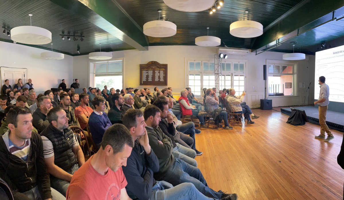 ingadrianbatos's tweet photo. Jornada Nidera Región Centro! Estrategias de manejo, manejo defensivo sin perder potencial, brechas de rendimiento y factores ecofisiologicos asociados con R. Ollua, I. Alzueta y F. Ross, cierra E. Erize. @NideraSemillas @agus_vicent @OlluaRicky @plexagro @EverValleSosa @colomarp https://t.co/RyDCTM62hp