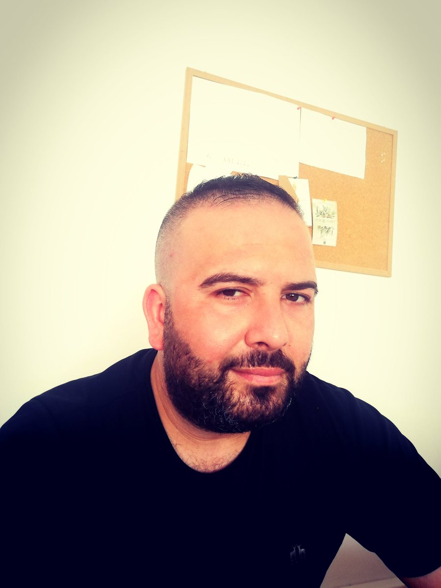 Geleceğimiz giydiğim tshirtten de kara motorları maviliklere süreceğimiz günler gelmeyecek gibi.