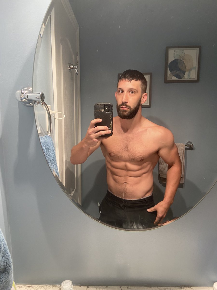 RippedRyan91's tweet photo. Live each day like it’s your last
Love each day like it’s your soulmate ❤️‍🔥
#morningshreds #abs #physique https://t.co/mGsaJFfjlk