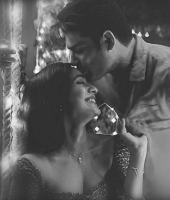 sid_lovebot's tweet photo. Beautiful, ethereal in every frame 💫

.
.
.

CHARTBUSTER DKKA 

#SidharthShukla//#SidHearts https://t.co/jXevGDsiSy