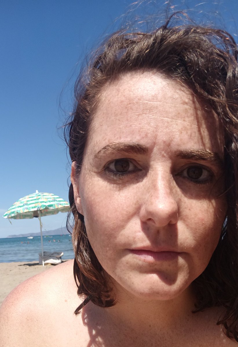 La_Bernis's tweet photo. No és brut, són pigues.
#freckles #pigues #pecas https://t.co/gEp4XAgmmV